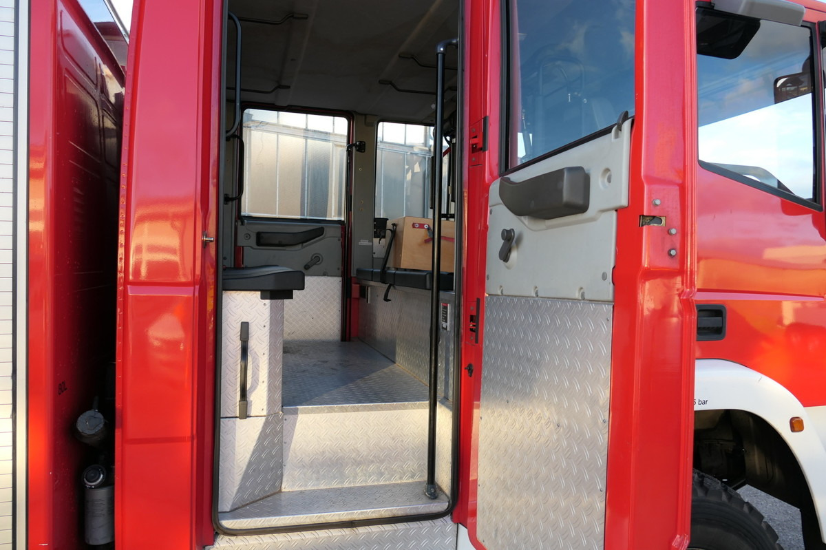 Truk pemadam kebakaran IVECO FF 95 E LF 8 DoKa AHK 4X4 SFZ FEUERWEHR Einzelbe: gambar 10