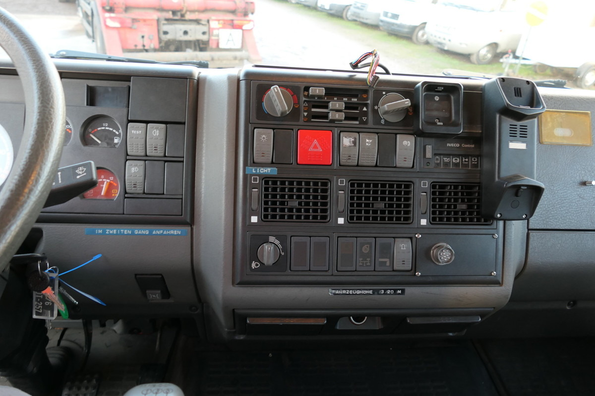 Truk pemadam kebakaran IVECO FF 95 E LF 8 DoKa AHK 4X4 SFZ FEUERWEHR Einzelbe: gambar 19