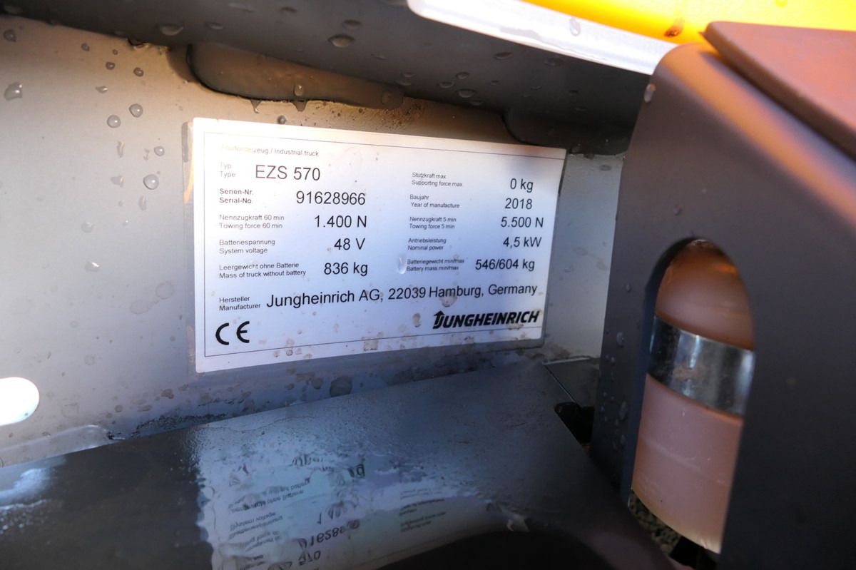 Traktor derek JUNGHEINRICH EZS 570 Schlepper: gambar 12 Traktor derek JUNGHEINRICH EZS 570 Schlepper: gambar 12