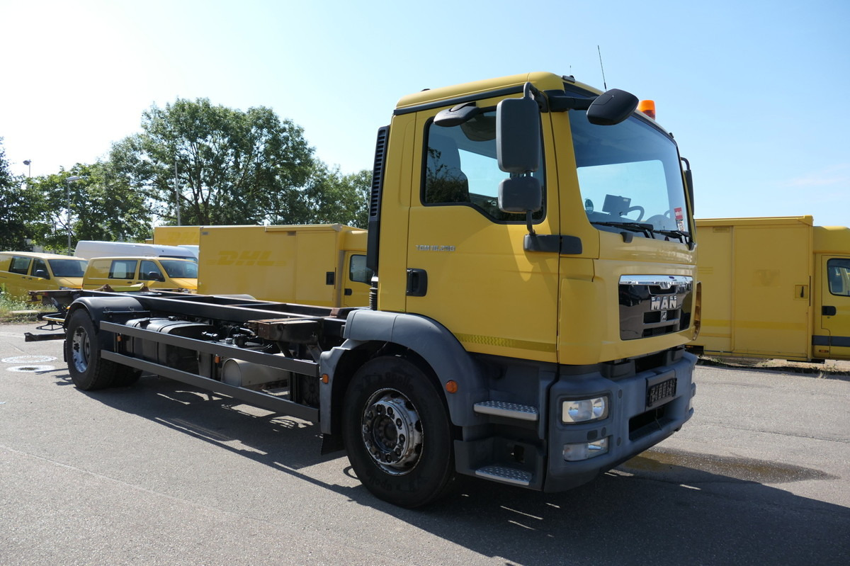 MAN TGM 18.290 LLLC Umsetzfahrzeug KLIMA AHK - Pengangkut kontainer/ Container truck: gambar 2 MAN TGM 18.290 LLLC Umsetzfahrzeug KLIMA AHK - Pengangkut kontainer/ Container truck: gambar 2