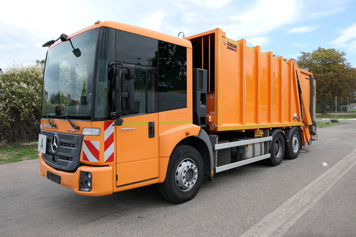 MERCEDES-BENZ 2635 NGE-L62N Econic Aufbau Zöller Medium KLIMA - Truk sampah: gambar 2 MERCEDES-BENZ 2635 NGE-L62N Econic Aufbau Zöller Medium KLIMA - Truk sampah: gambar 2