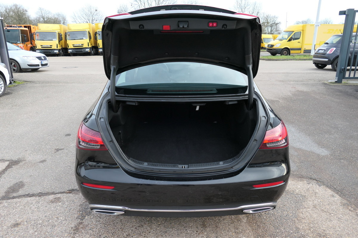 MERCEDES-BENZ E 220 d AVANTGARDE KLIMA - Mobil sedan: gambar 5 MERCEDES-BENZ E 220 d AVANTGARDE KLIMA - Mobil sedan: gambar 5