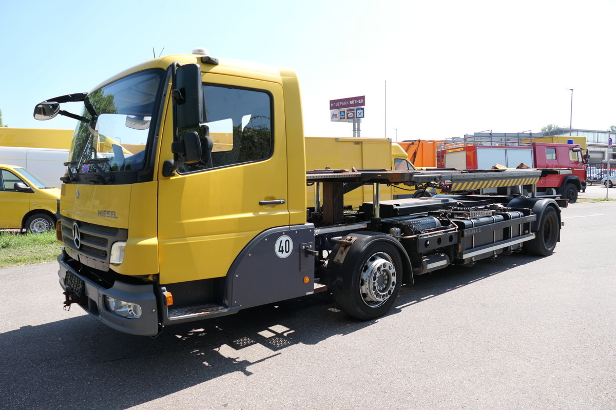 MERCEDES-BENZ KAMAG WBH 25 Wiesel Sattelkupplung Umsetzfahrz. - Pengangkut kontainer/ Container truck: gambar 3 MERCEDES-BENZ KAMAG WBH 25 Wiesel Sattelkupplung Umsetzfahrz. - Pengangkut kontainer/ Container truck: gambar 3