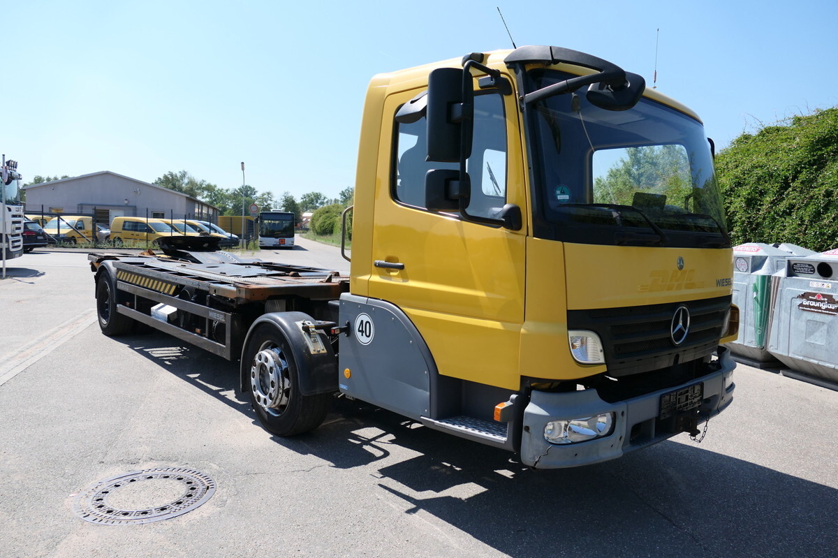 MERCEDES-BENZ KAMAG WBH 25 Wiesel Terberg Umsetzfahrz. Sattelk - Pengangkut kontainer/ Container truck: gambar 2 MERCEDES-BENZ KAMAG WBH 25 Wiesel Terberg Umsetzfahrz. Sattelk - Pengangkut kontainer/ Container truck: gambar 2