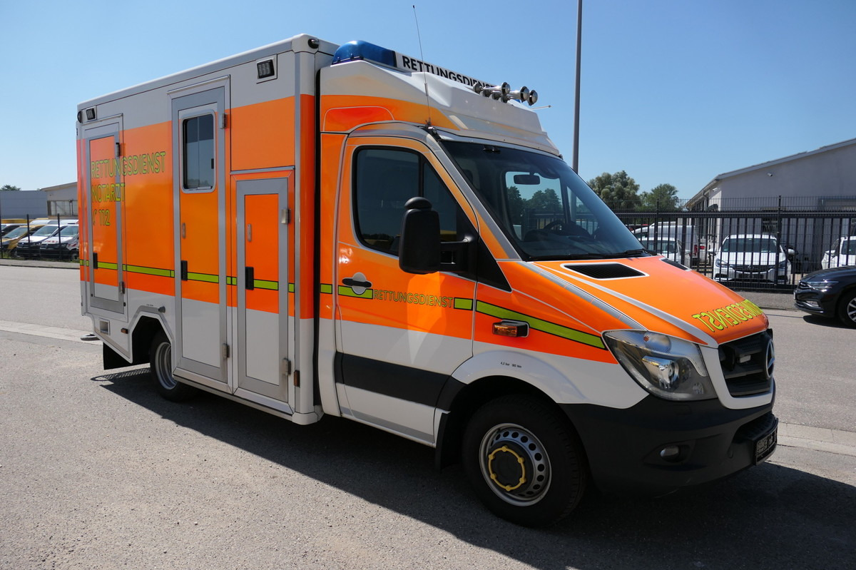 MERCEDES-BENZ Sprinter 519 CDI Klima Krankenwagen - Ambulans: gambar 1 MERCEDES-BENZ Sprinter 519 CDI Klima Krankenwagen - Ambulans: gambar 1