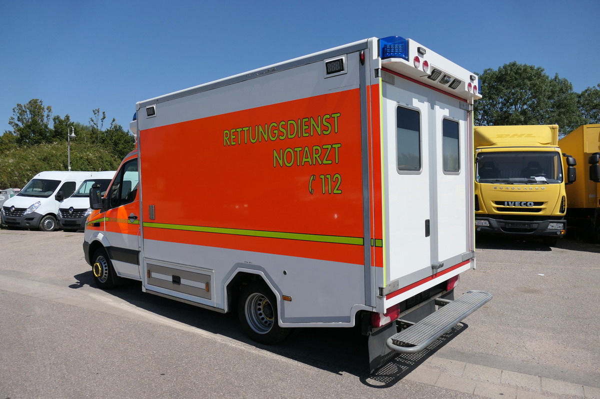 MERCEDES-BENZ Sprinter 519 CDI Klima Krankenwagen - Ambulans: gambar 4 MERCEDES-BENZ Sprinter 519 CDI Klima Krankenwagen - Ambulans: gambar 4