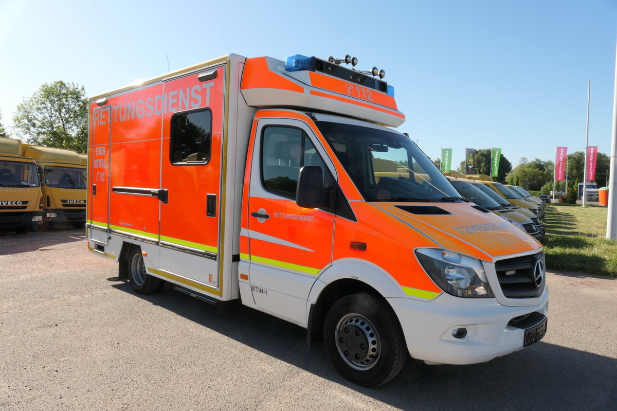 MERCEDES-BENZ Sprinter 519 CDI Klima Krankenwagen - Ambulans: gambar 1 MERCEDES-BENZ Sprinter 519 CDI Klima Krankenwagen - Ambulans: gambar 1