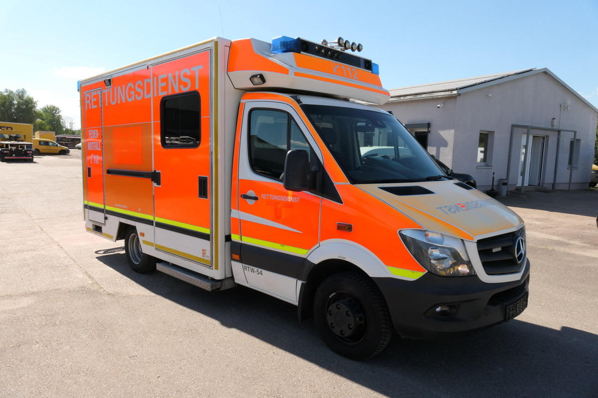 MERCEDES-BENZ Sprinter 519 CDI Klima Krankenwagen - Ambulans: gambar 2 MERCEDES-BENZ Sprinter 519 CDI Klima Krankenwagen - Ambulans: gambar 2