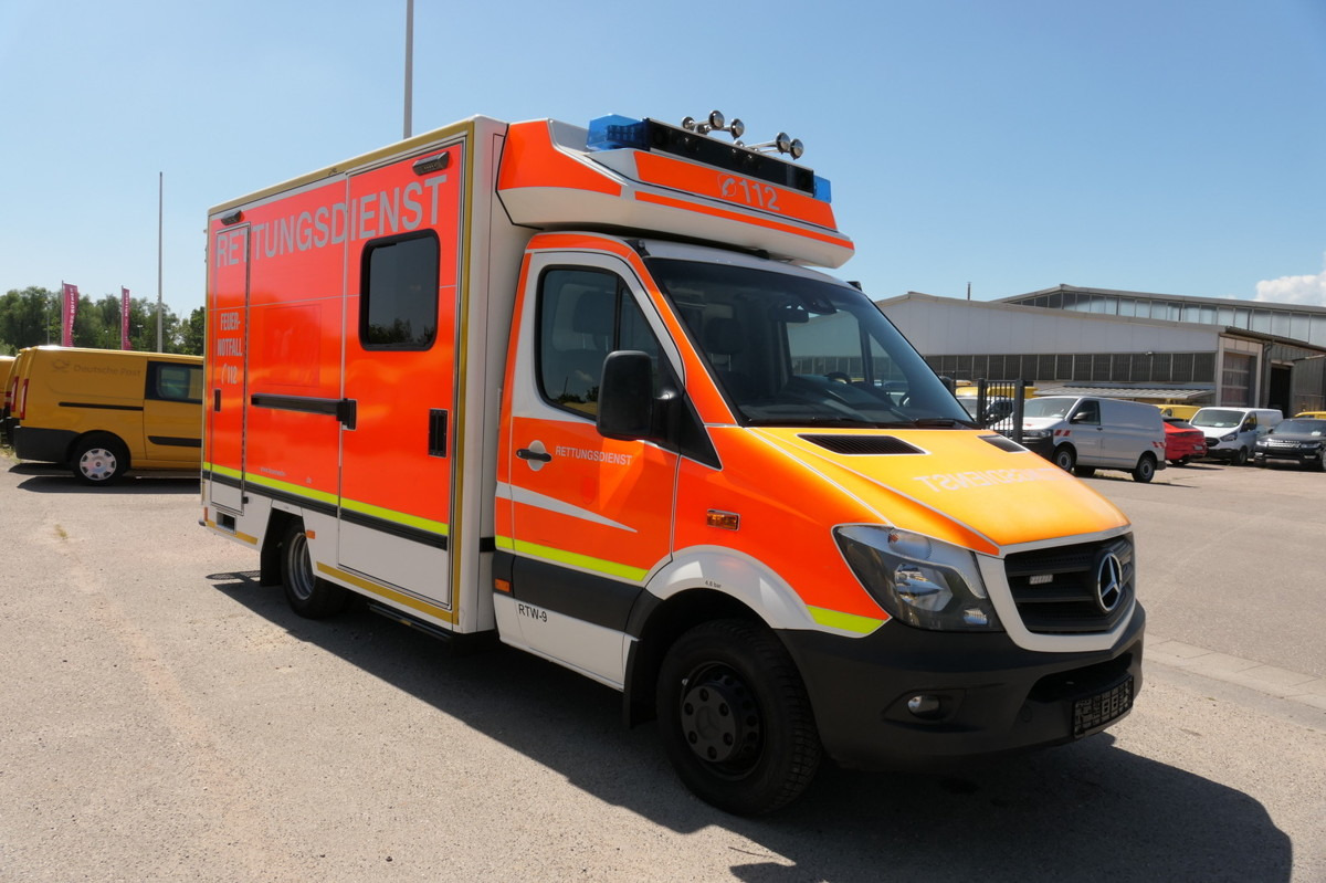 MERCEDES-BENZ Sprinter 519 CDI Klima Krankenwagen - Ambulans: gambar 1 MERCEDES-BENZ Sprinter 519 CDI Klima Krankenwagen - Ambulans: gambar 1