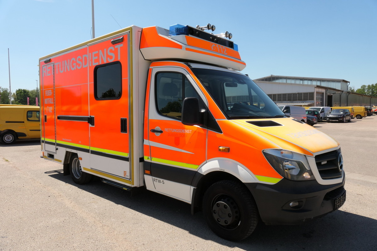 MERCEDES-BENZ Sprinter 519 CDI Klima Krankenwagen - Ambulans: gambar 2 MERCEDES-BENZ Sprinter 519 CDI Klima Krankenwagen - Ambulans: gambar 2