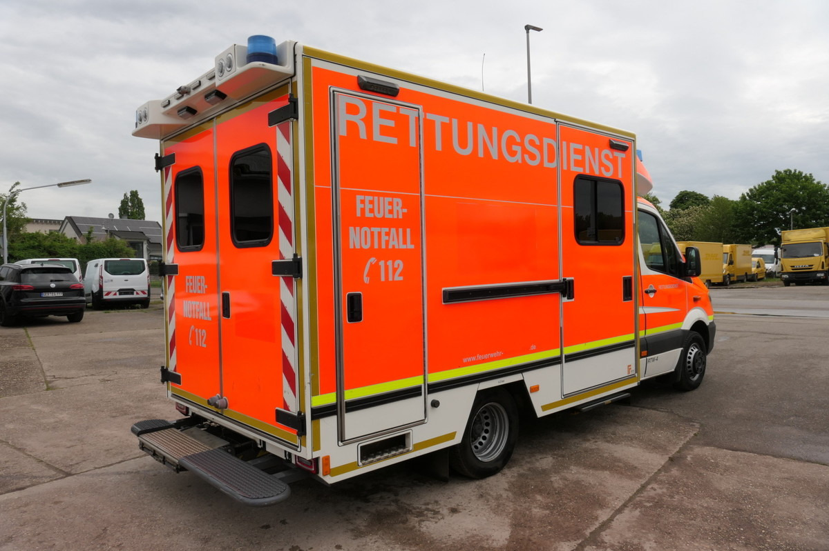 MERCEDES-BENZ Sprinter 519 CDI Klima Krankenwagen - Ambulans: gambar 3 MERCEDES-BENZ Sprinter 519 CDI Klima Krankenwagen - Ambulans: gambar 3