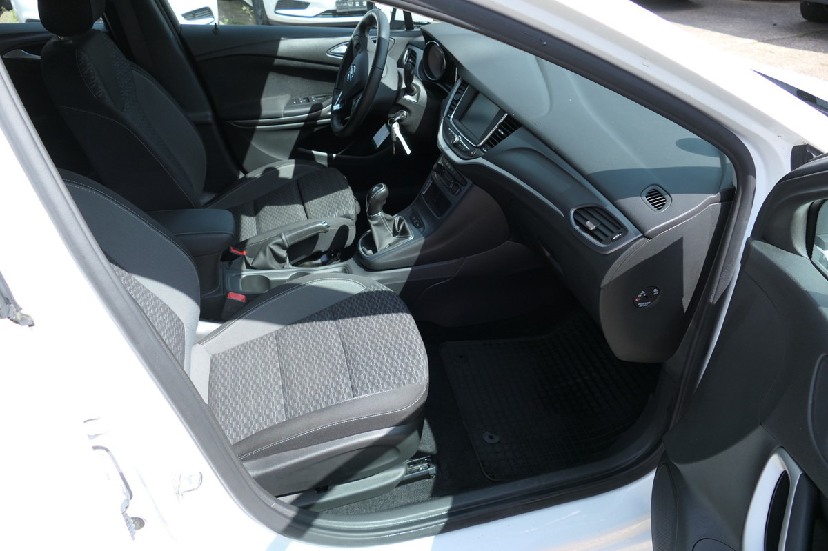 OPEL Astra Sports Tourer 1.5 CDTI KLIMA - Mobil: gambar 5 OPEL Astra Sports Tourer 1.5 CDTI KLIMA - Mobil: gambar 5