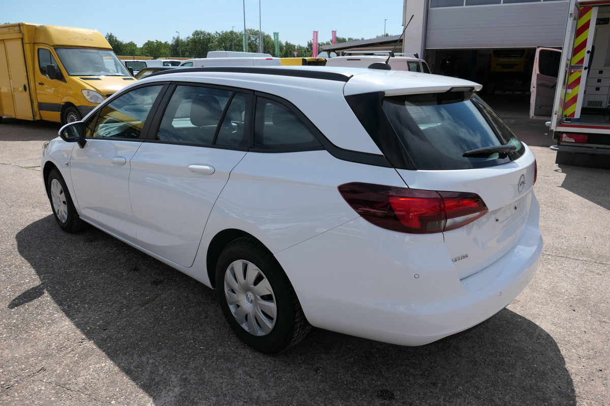 OPEL Astra Sports Tourer 1.5 CDTI KLIMA - Mobil: gambar 4 OPEL Astra Sports Tourer 1.5 CDTI KLIMA - Mobil: gambar 4