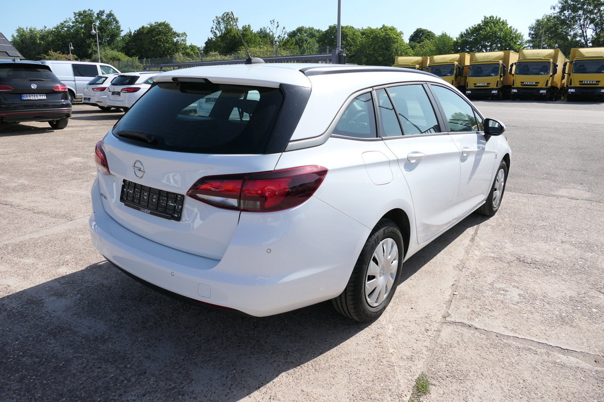 OPEL Astra Sports Tourer 1.5 CDTI KLIMA - Mobil: gambar 4 OPEL Astra Sports Tourer 1.5 CDTI KLIMA - Mobil: gambar 4