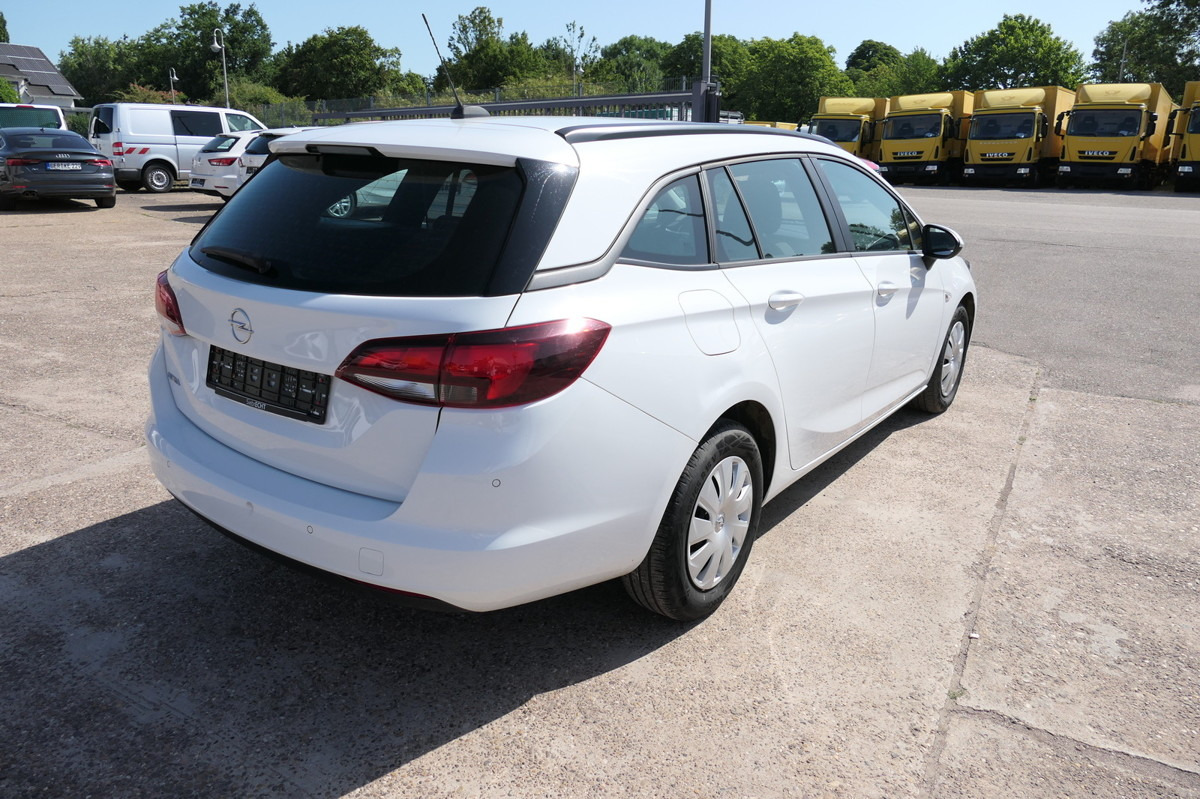 OPEL Astra Sports Tourer 1.5 CDTI KLIMA - Mobil: gambar 4 OPEL Astra Sports Tourer 1.5 CDTI KLIMA - Mobil: gambar 4