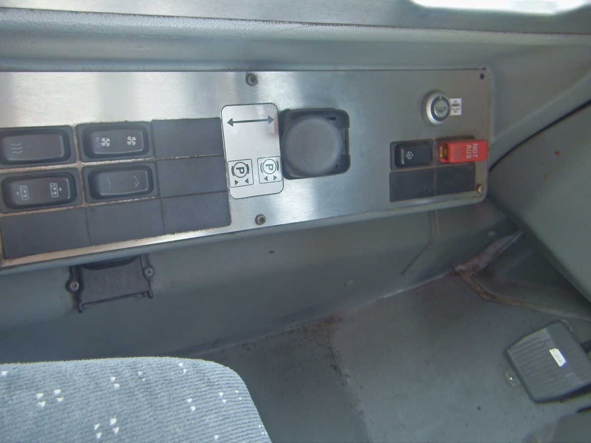 Bus kota SETRA S415 NF - EEV1 EURO 5 STANDHEIZUNG: gambar 15 Bus kota SETRA S415 NF - EEV1 EURO 5 STANDHEIZUNG: gambar 15