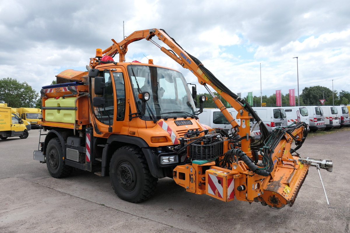 UNIMOG U400 405/12 - Truk jungkit: gambar 3 UNIMOG U400 405/12 - Truk jungkit: gambar 3