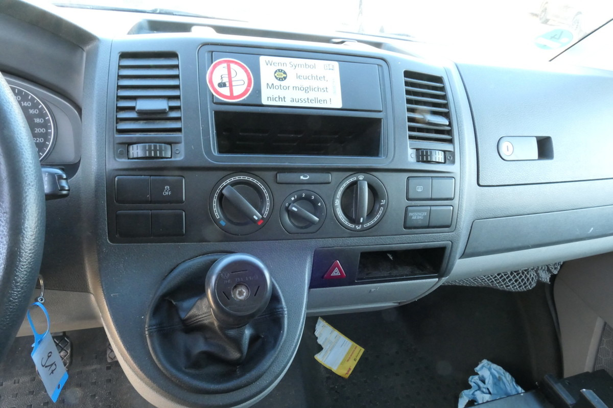 Van kecil VW T5 Transporter 2.0 TDI 2xSCHIEBETÜR PARKTRONIK E: gambar 10 Van kecil VW T5 Transporter 2.0 TDI 2xSCHIEBETÜR PARKTRONIK E: gambar 10