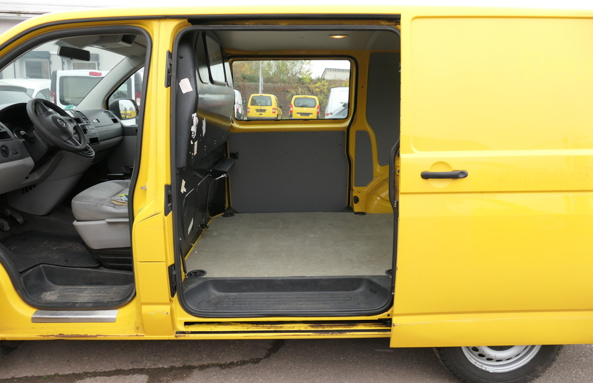 Interior photo 1: Van kecil VW T5 Transporter 2.0 TDI EURO-5 CoC PARKTRONIK