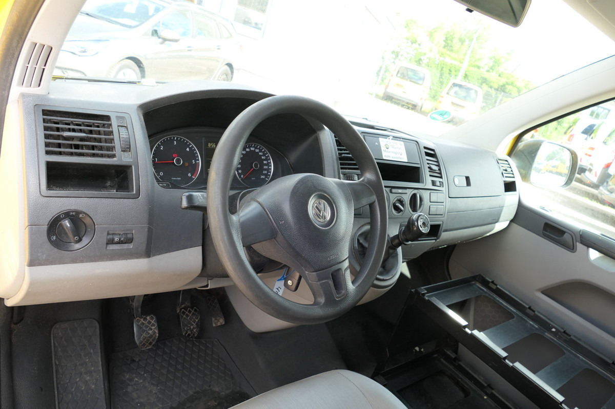 Interior photo 1: Leasing VW T5 Transporter 2.0 TDI EURO-5 CoC PARKTRONIK VW T5 Transporter 2.0 TDI EURO-5 CoC PARKTRONIK