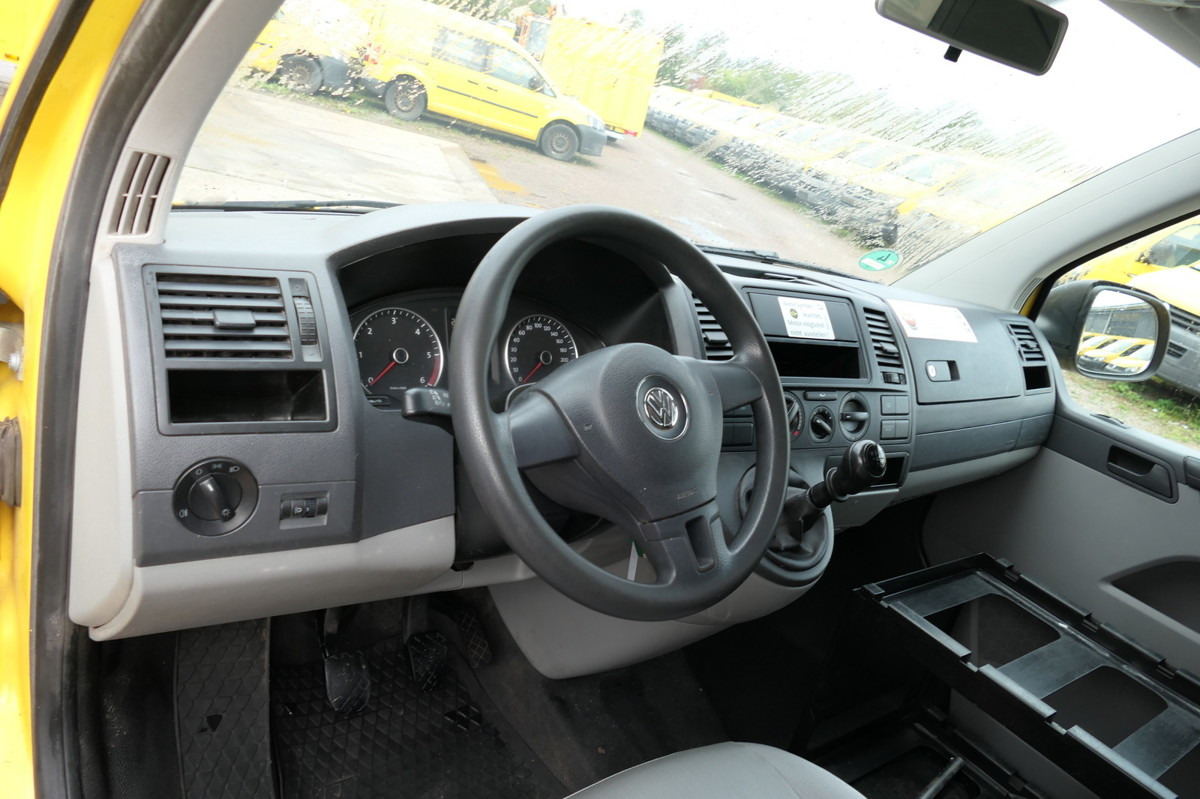 Interior photo 1: Leasing VW T5 Transporter 2.0 TDI EURO-5 CoC PARKTRONIK VW T5 Transporter 2.0 TDI EURO-5 CoC PARKTRONIK Interior photo 1: Leasing VW T5 Transporter 2.0 TDI EURO-5 CoC PARKTRONIK VW T5 Transporter 2.0 TDI EURO-5 CoC PARKTRONIK