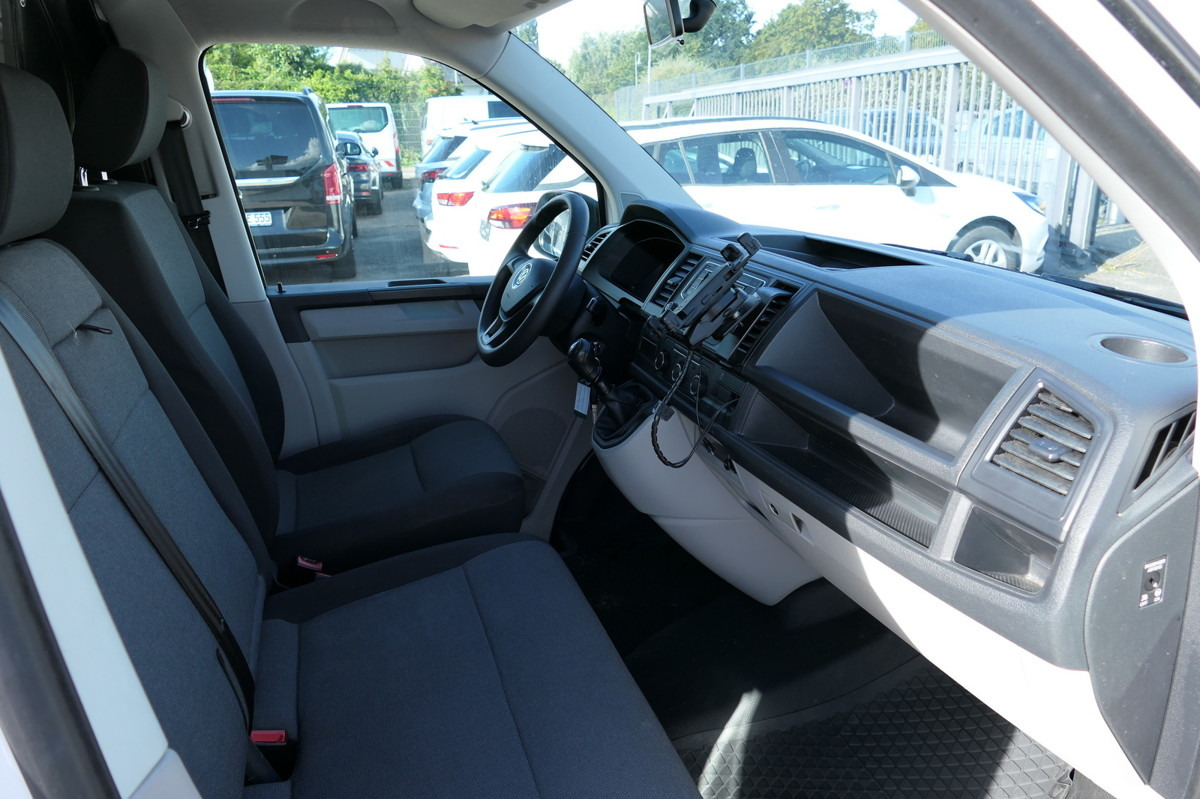 Van kecil VW T6 Transporter 2.0 TDI 4Motion lang KLIMA AHK We: gambar 10 Van kecil VW T6 Transporter 2.0 TDI 4Motion lang KLIMA AHK We: gambar 10