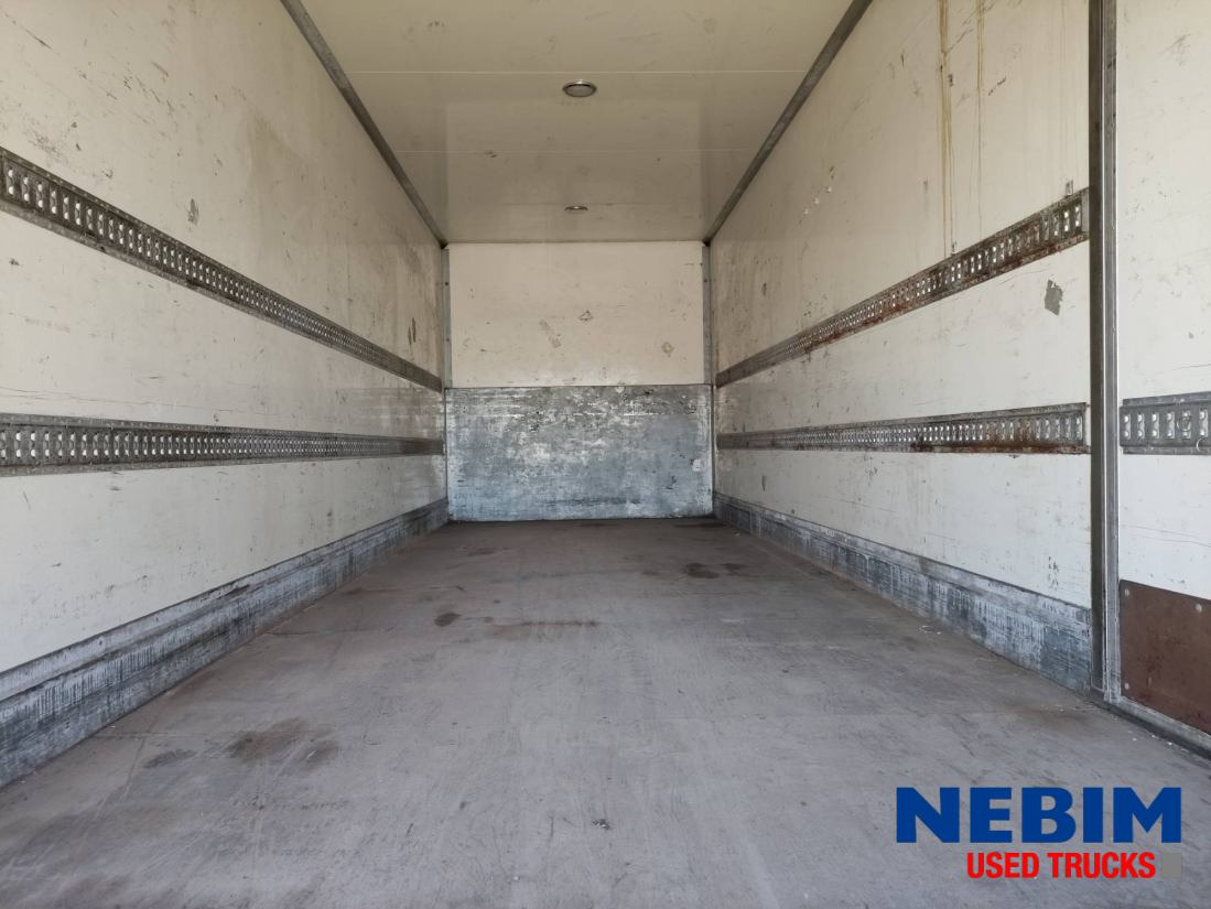 Volvo FL 240 500.388km - Truk box: gambar 3 Volvo FL 240 500.388km - Truk box: gambar 3