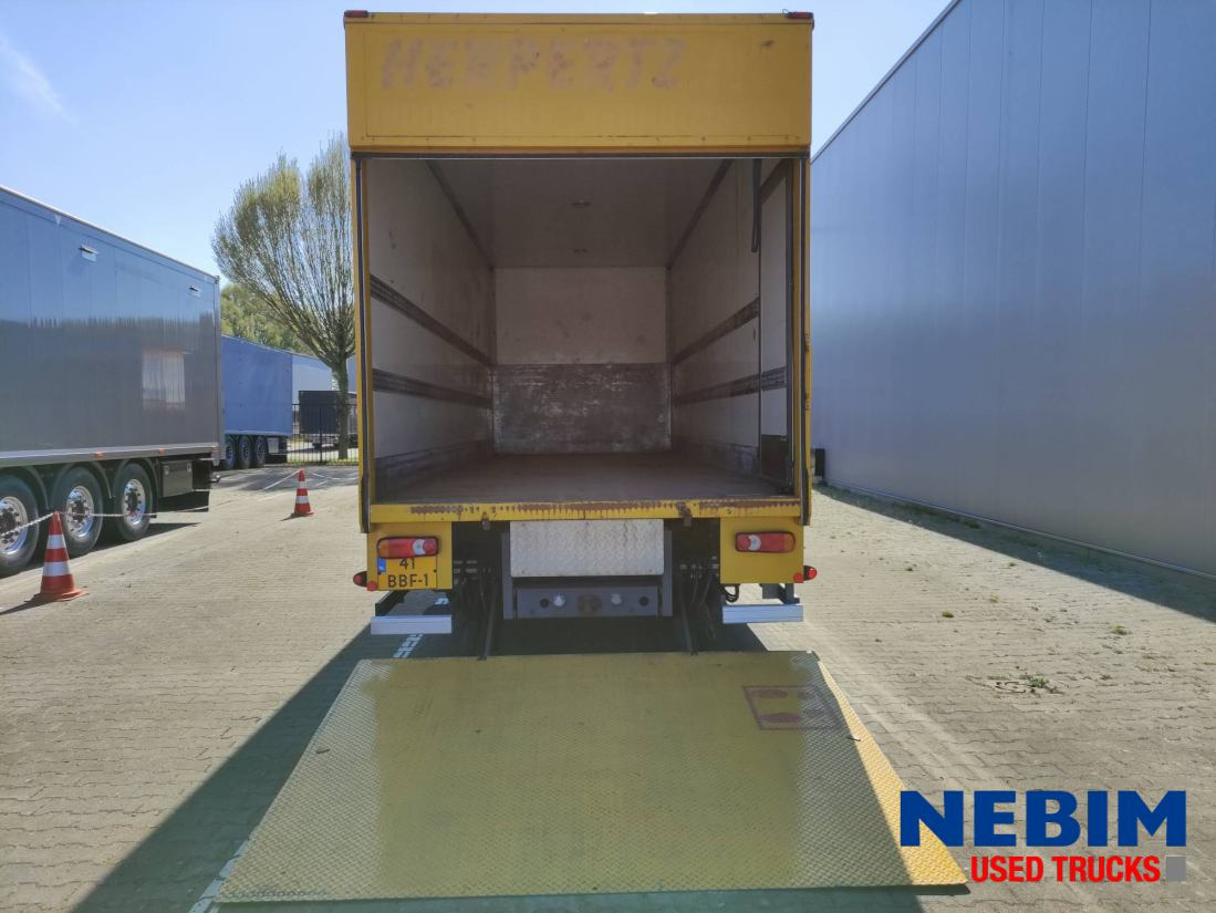 Volvo FL 240 500.388km - Truk box: gambar 4 Volvo FL 240 500.388km - Truk box: gambar 4
