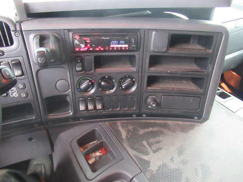 Truk dengan terpal samping Scania p310: gambar 14