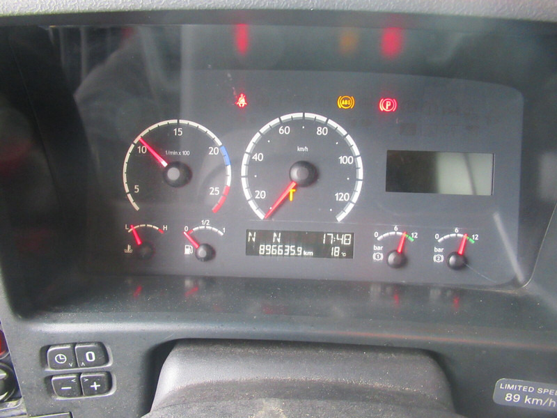 Truk dengan terpal samping Scania p310: gambar 13