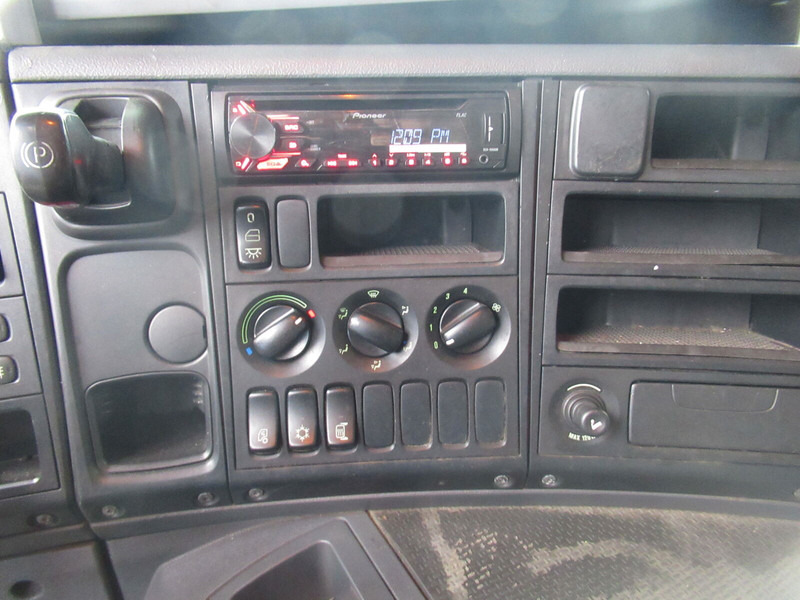 Truk dengan terpal samping Scania p310: gambar 18