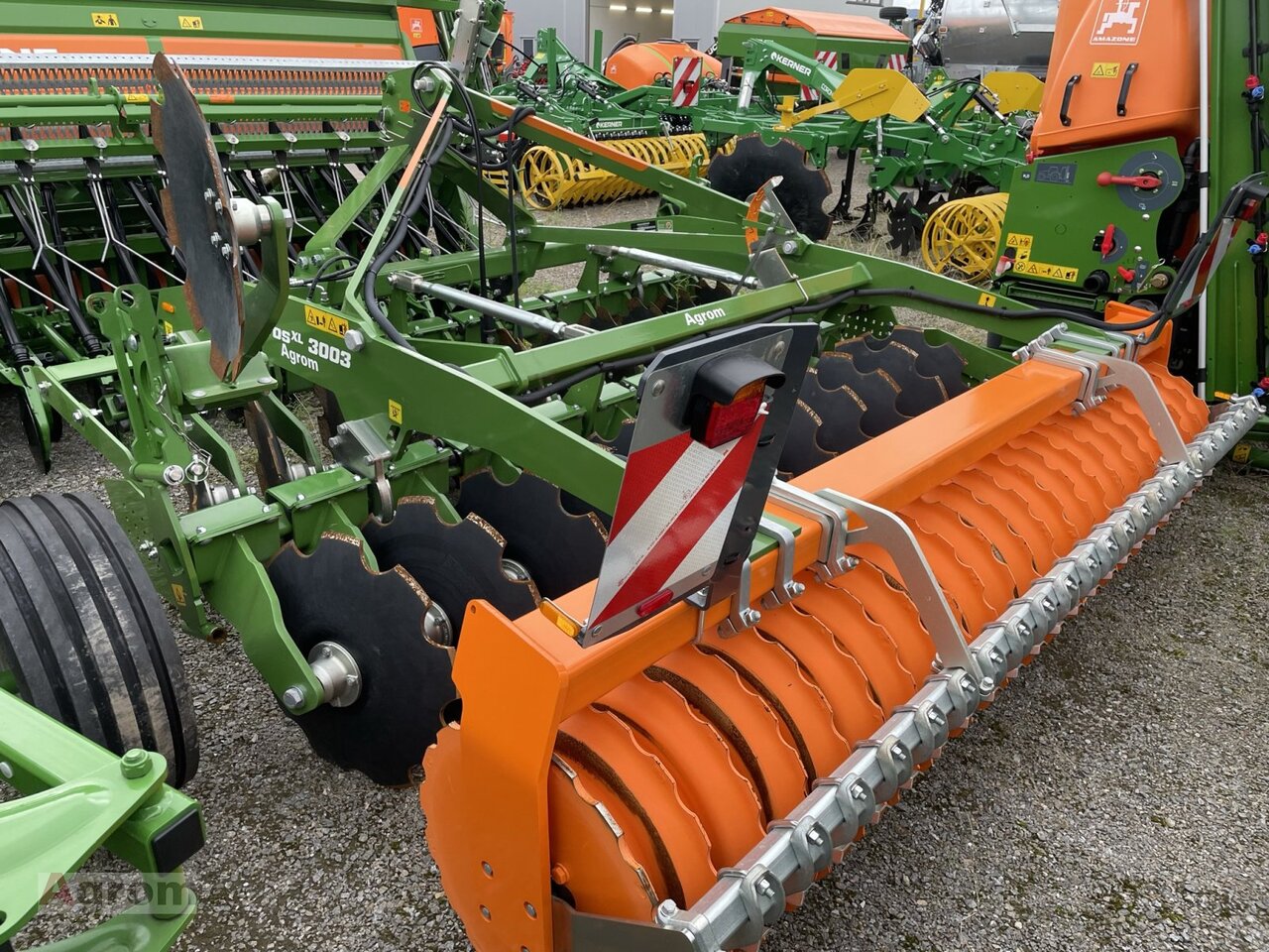 Amazone CatrosXL 3003 - Garu cakram: gambar 4 Amazone CatrosXL 3003 - Garu cakram: gambar 4