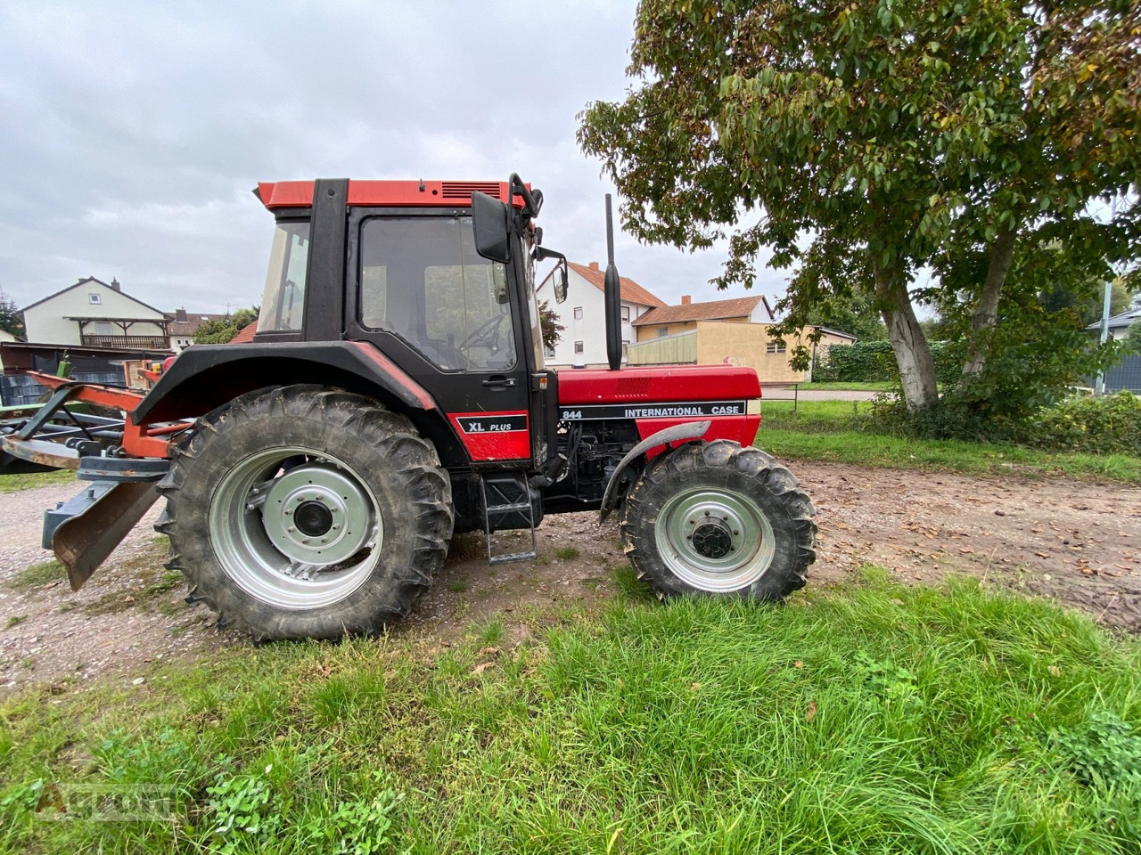 Case IH 844 A - Traktor: gambar 1 Case IH 844 A - Traktor: gambar 1