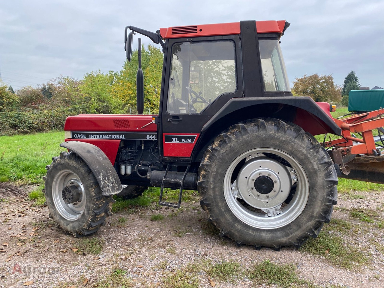 Case IH 844 A - Traktor: gambar 2 Case IH 844 A - Traktor: gambar 2