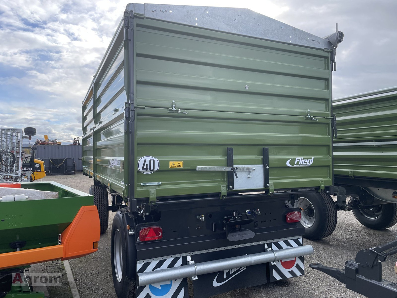 Fliegl DK 180 XL - Trailer jungkit pertanian/ Tempat sampah: gambar 4 Fliegl DK 180 XL - Trailer jungkit pertanian/ Tempat sampah: gambar 4