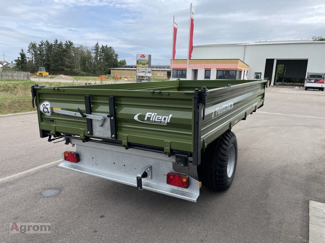 Fliegl EDK 60 FOX - Trailer jungkit pertanian/ Tempat sampah: gambar 5 Fliegl EDK 60 FOX - Trailer jungkit pertanian/ Tempat sampah: gambar 5