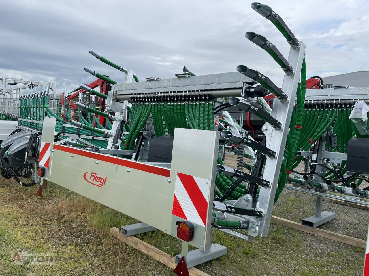 Fliegl Schleppschuhverteiler Compact 6,0 m - Injektor bubur: gambar 5 Fliegl Schleppschuhverteiler Compact 6,0 m - Injektor bubur: gambar 5