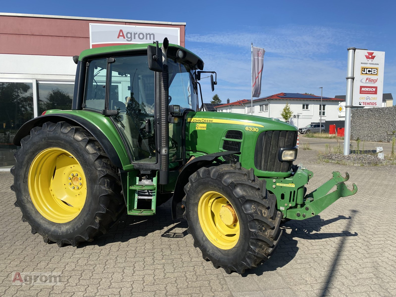 John Deere 6330 Standard - Traktor: gambar 1 John Deere 6330 Standard - Traktor: gambar 1