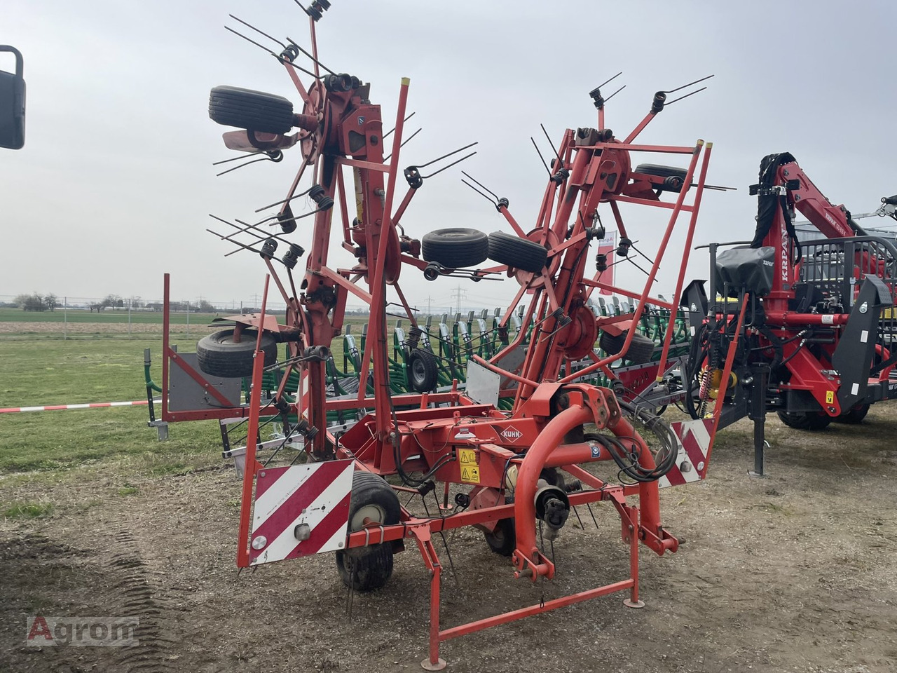 Kuhn GF 8501 - Tedder/ Menyapu: gambar 2 Kuhn GF 8501 - Tedder/ Menyapu: gambar 2