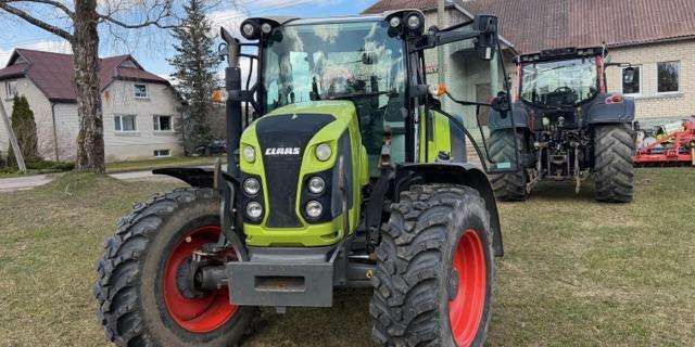 Claas Arion 440 su Claas FL120c fr. - Traktor: gambar 1 Claas Arion 440 su Claas FL120c fr. - Traktor: gambar 1