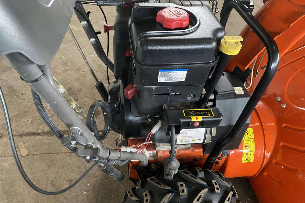 -Kita- Husqvarna ST276EP - Peniup salju: gambar 5 -Kita- Husqvarna ST276EP - Peniup salju: gambar 5