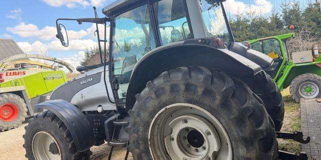 Valtra T121 HT su Ground PTO - Traktor: gambar 3 Valtra T121 HT su Ground PTO - Traktor: gambar 3