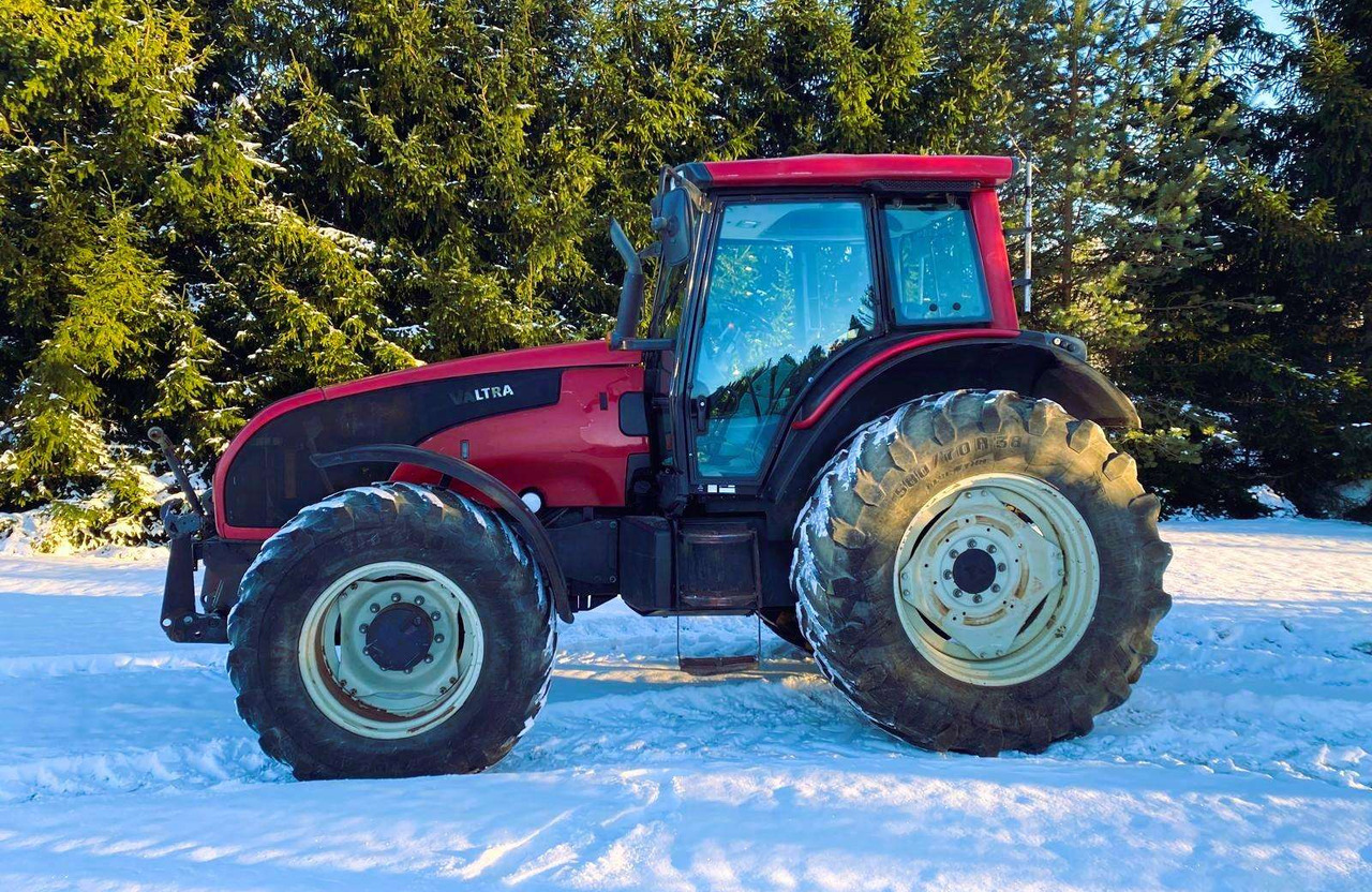 Valtra T151 E - Traktor: gambar 1 Valtra T151 E - Traktor: gambar 1