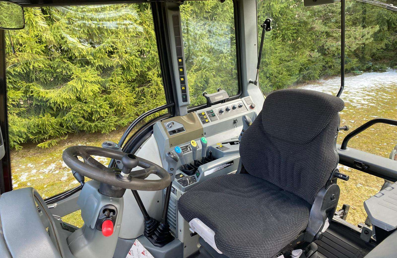 Valtra T160 - Traktor: gambar 4 Valtra T160 - Traktor: gambar 4