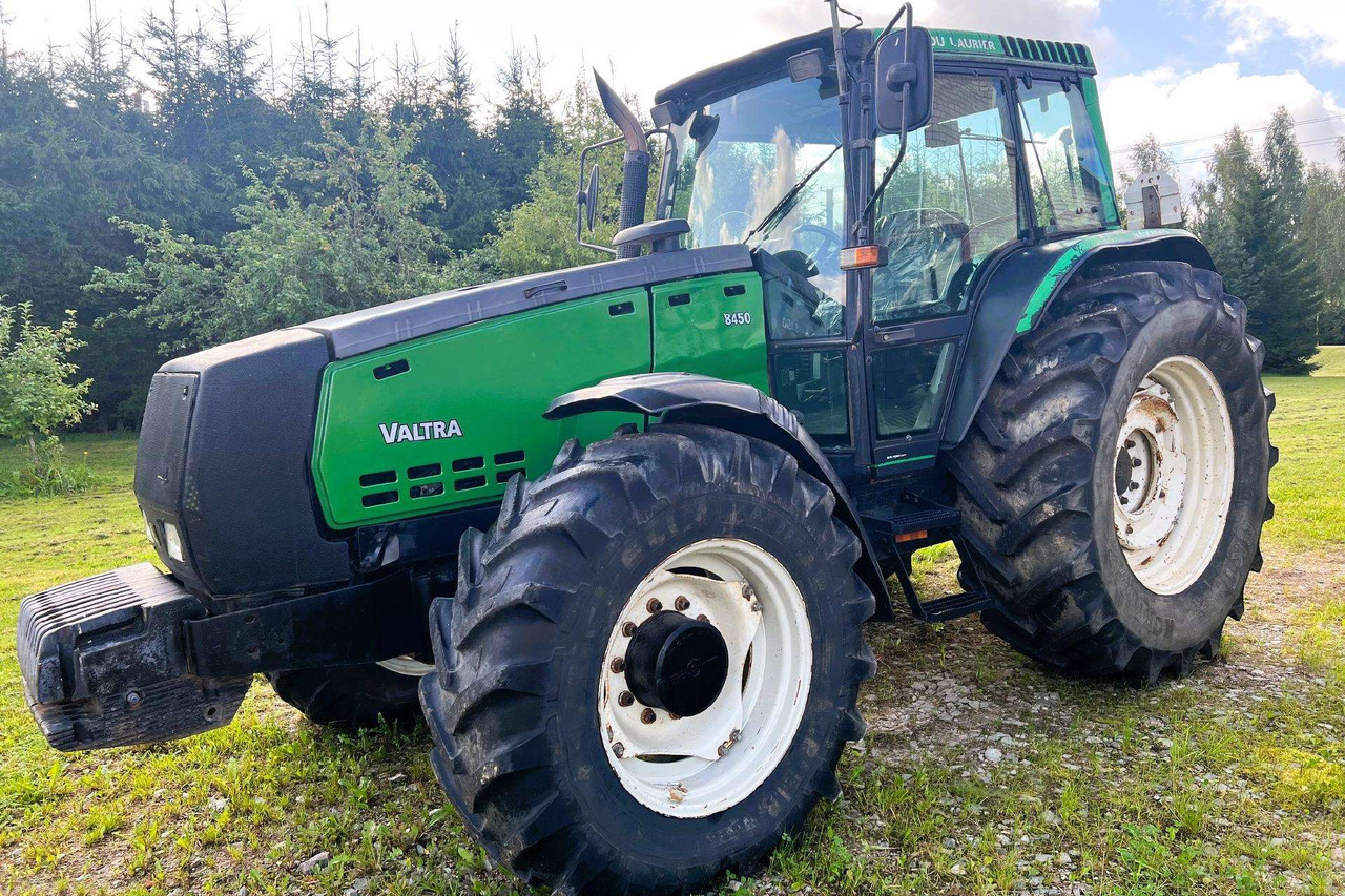 Valtra Valmet 8450 Mega - Traktor: gambar 1 Valtra Valmet 8450 Mega - Traktor: gambar 1