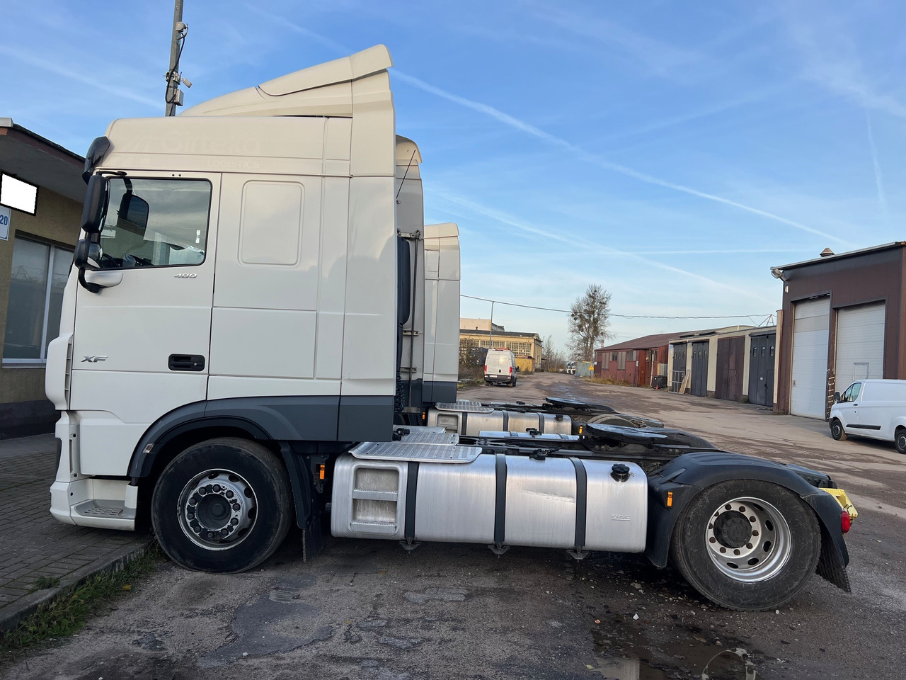 - Tractor head: gambar 5 - Tractor head: gambar 5