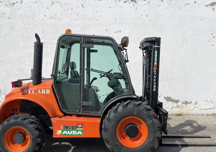 Ausa C 250 H X4 - Forklift medan kasar: gambar 2 Ausa C 250 H X4 - Forklift medan kasar: gambar 2