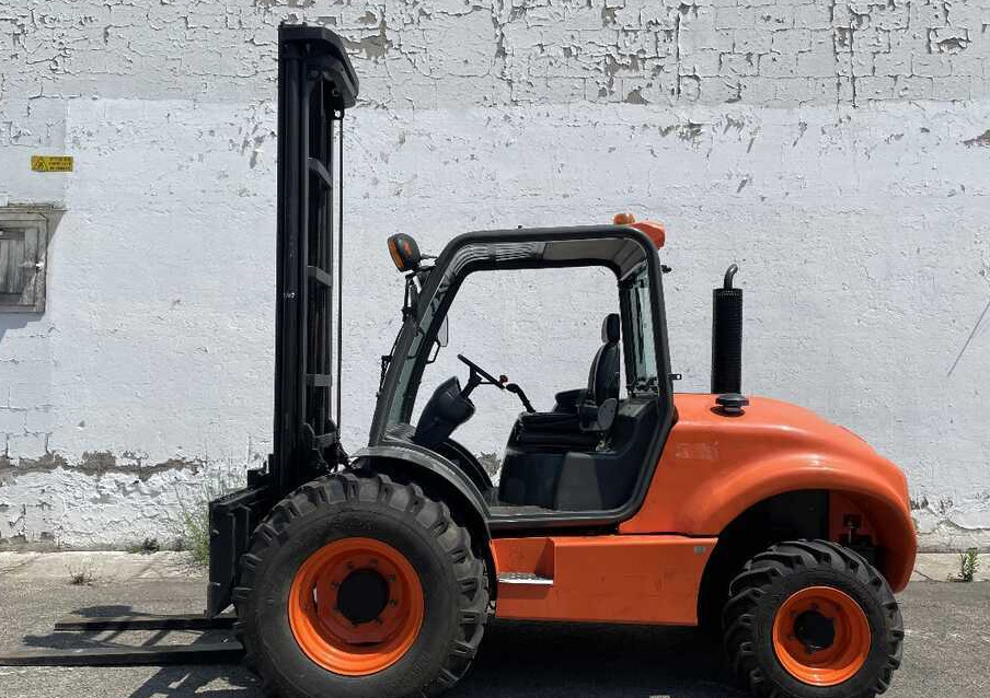Ausa C 350 H X4 (4400 ore) - Forklift medan kasar: gambar 2 Ausa C 350 H X4 (4400 ore) - Forklift medan kasar: gambar 2