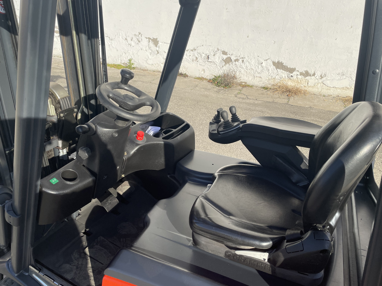 LINDE E 16 C-01 (batt. 2017) - Forklift listrik: gambar 4 LINDE E 16 C-01 (batt. 2017) - Forklift listrik: gambar 4