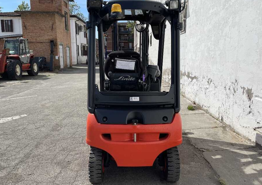 Linde E 16 P-02 - Forklift listrik: gambar 2 Linde E 16 P-02 - Forklift listrik: gambar 2